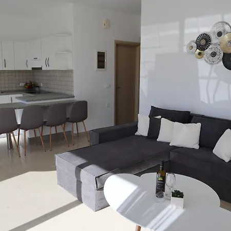 Grande View Apartment Haraki