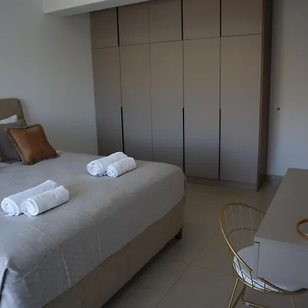 Grande View Apartment *