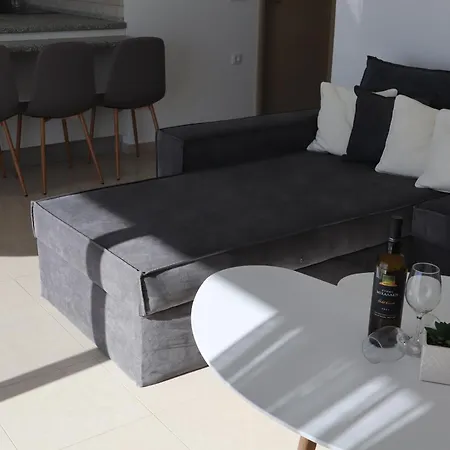 Grande View Apartment *